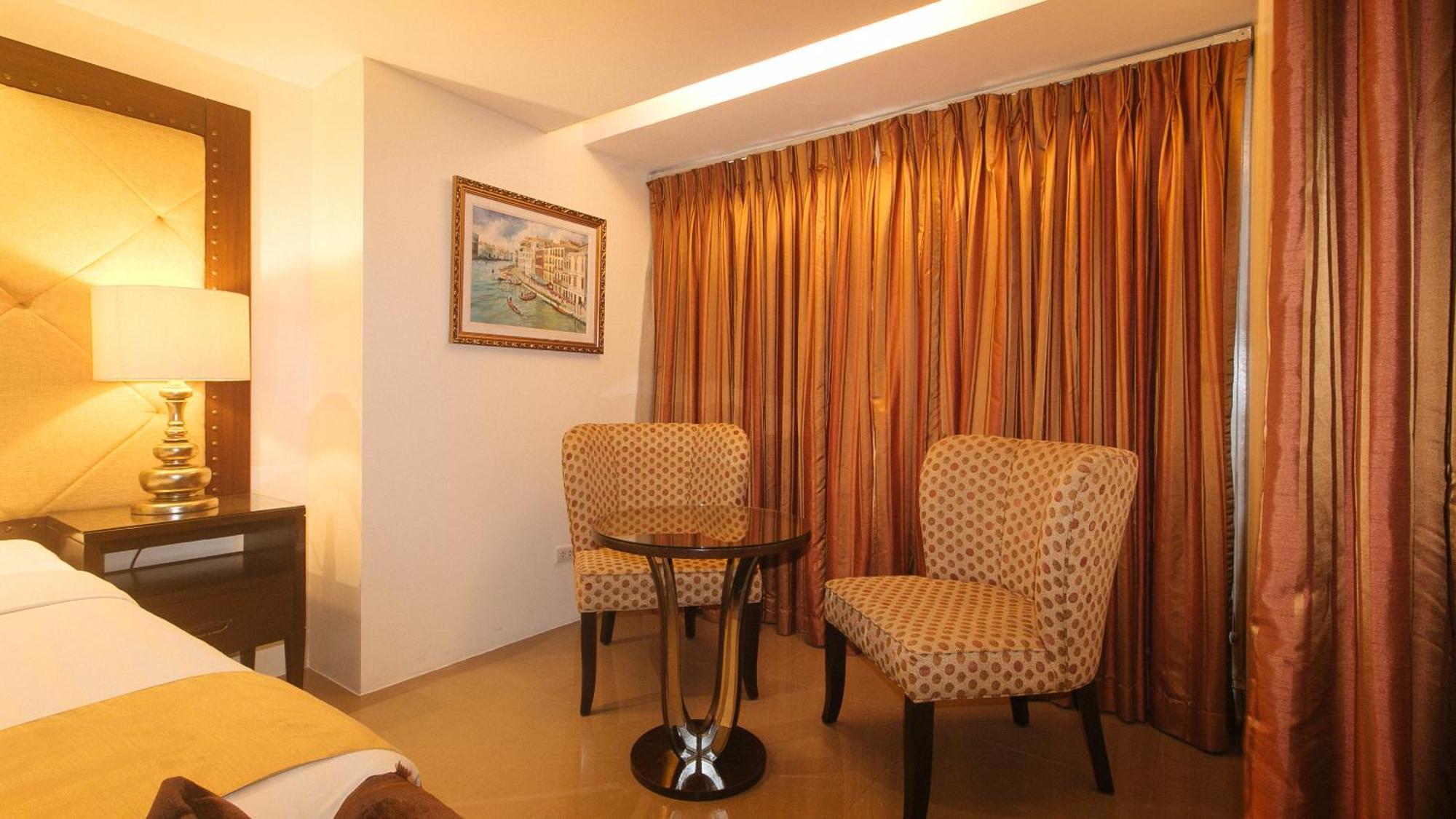 Torre Venezia Suites Quezon City Exterior foto