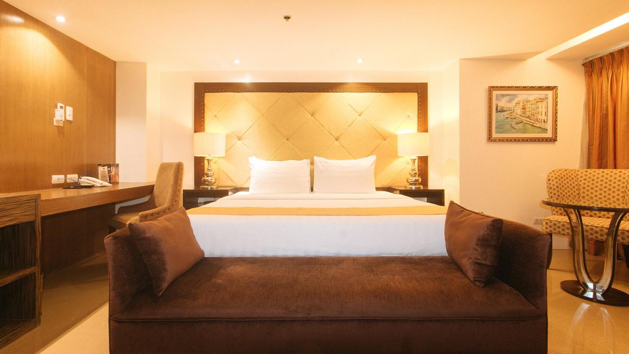 Torre Venezia Suites Quezon City Exterior foto
