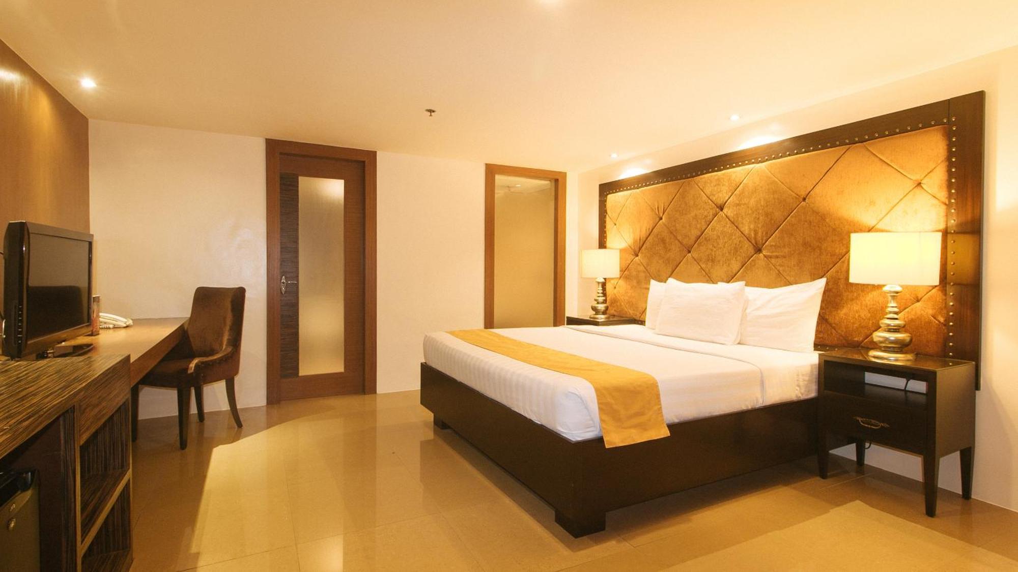 Torre Venezia Suites Quezon City Exterior foto