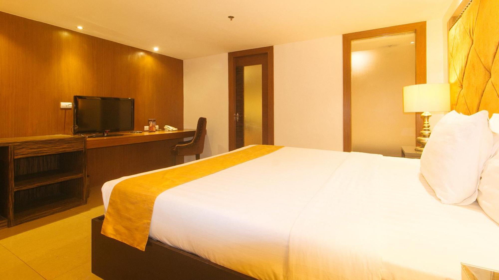 Torre Venezia Suites Quezon City Exterior foto