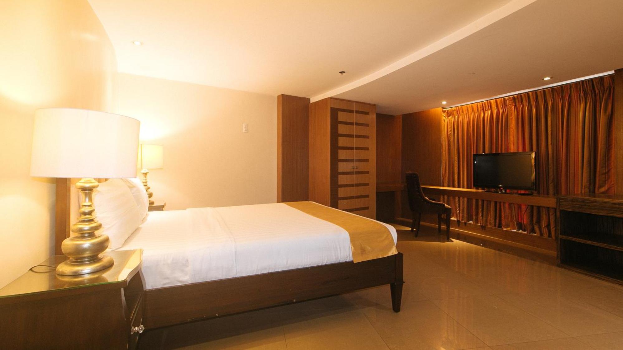Torre Venezia Suites Quezon City Exterior foto