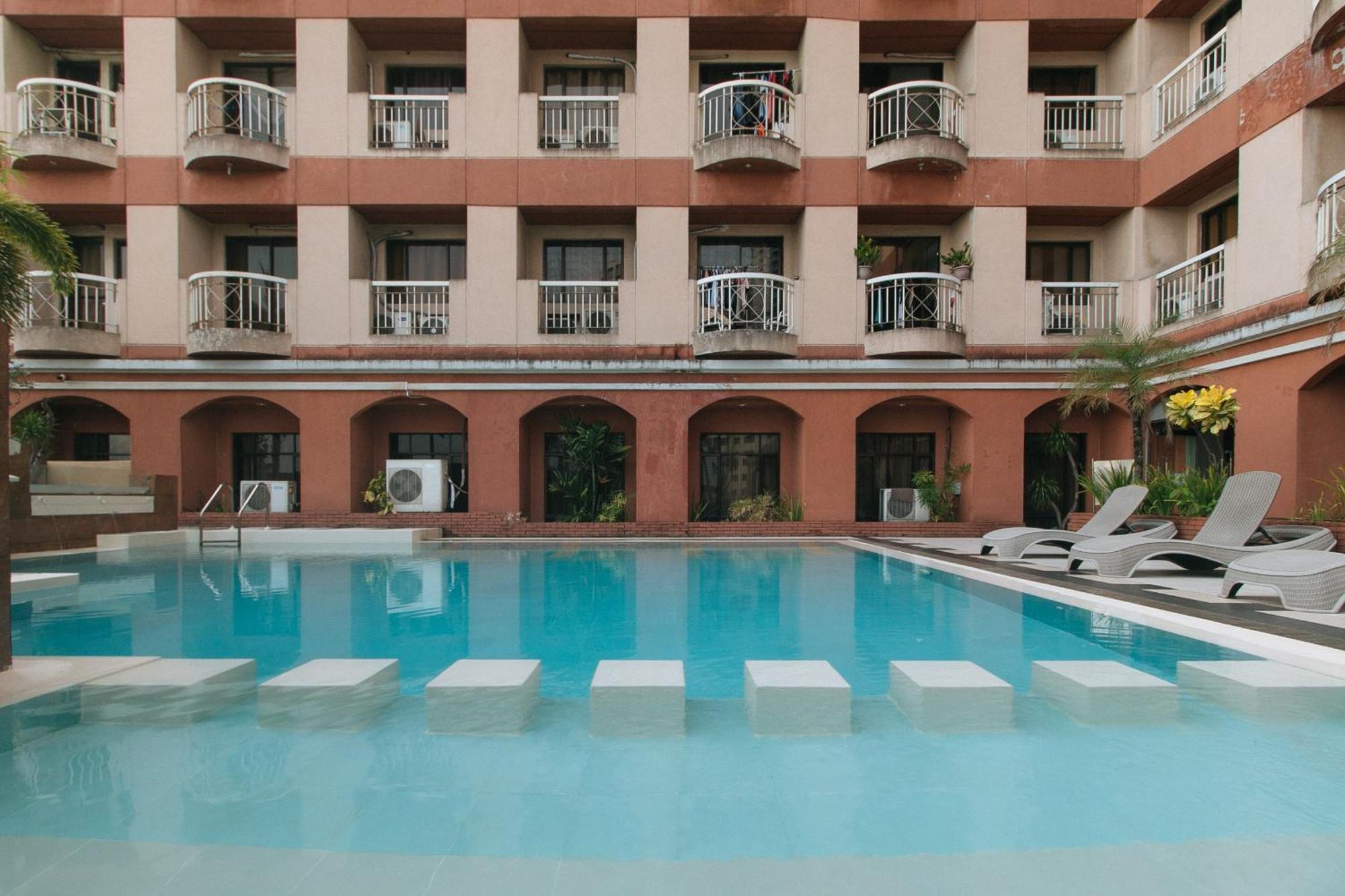 Torre Venezia Suites Quezon City Exterior foto
